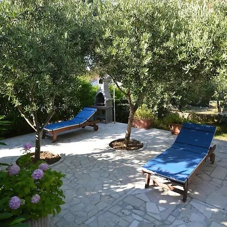 Losinj شقة