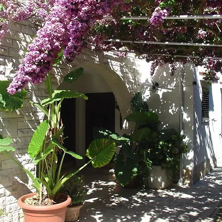 Losinj شقة *