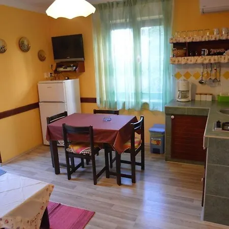 Losinj شقة *
