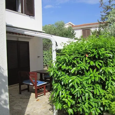 Losinj شقة مالي لوشينغْ